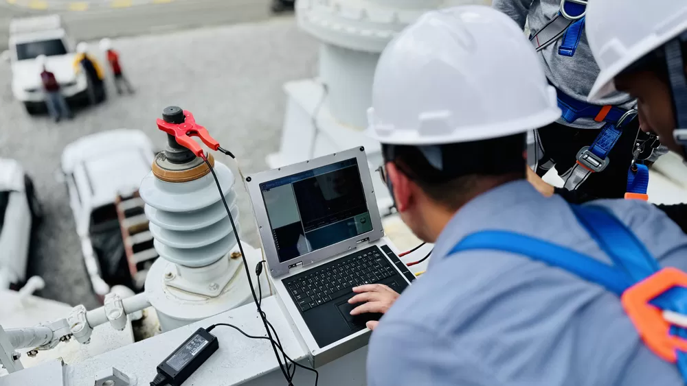 On-site Display of Mini-WDT Sweep Frequency Response Analyzer